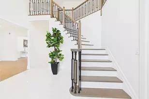 21 Pine Edge Pl, Dix Hills, NY 11746 - Photo 4