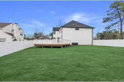 21 Pine Edge Place, Dix Hills, NY 11746 - Photo 40