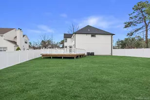 21 Pine Edge Pl, Dix Hills, NY 11746 - Photo 40