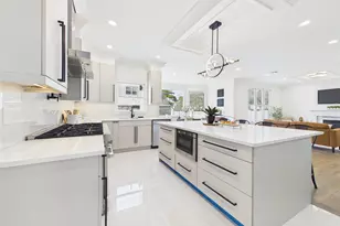 21 Pine Edge Pl, Dix Hills, NY 11746 - Photo 10