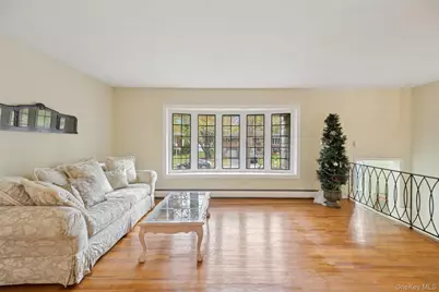 11 Mackay Drive, Hauppauge, NY 11788 - Photo 4