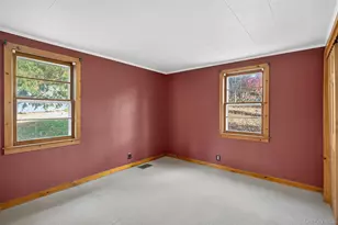 201 Rossway Rd, Pleasant Valley, NY 12569 - Photo 10