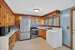 201 Rossway Rd, Pleasant Valley, NY 12569 - Photo 6