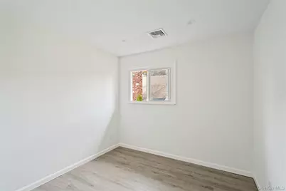 1269 Dekoven Street, Rockville Centre, NY 11570 - Photo 10