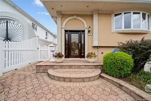 30 Angevine Ave, Hempstead, NY 11550 - Photo 2