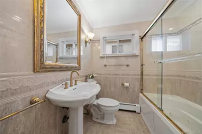 30 Angevine Avenue, Hempstead, NY 11550 - Photo 24