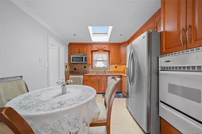 30 Angevine Avenue, Hempstead, NY 11550 - Photo 18