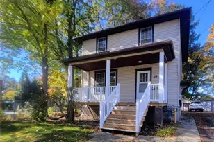 29 Lewis Ave, Poughkeepsie, NY 12603 - Photo 2