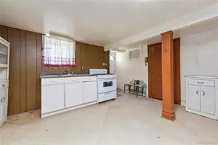 30-05 48th St, Astoria, NY 11103 - Photo 16