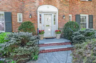 38 Wensley Dr, Great Neck, NY 11021 - Photo 2