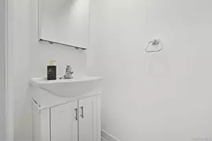 14 Harold Ave, Greenwich, CT 06830 - Photo 10