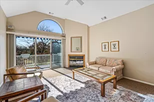 414 Lindsay Ln, Moriches, NY 11955 - Photo 4