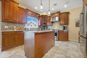 1615 Belmont Ave, New Hyde Park, NY 11040 - Photo 24