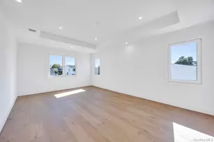 14 Bark Ln, Levittown, NY 11756 - Photo 18