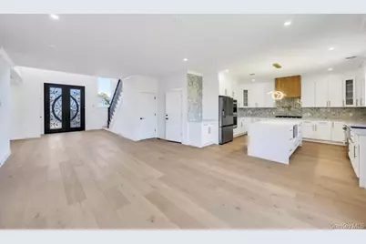 14 Bark Lane, Levittown, NY 11756 - Photo 8