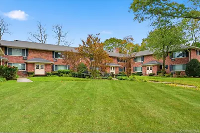 131 Edmunton Drive #G14, North Babylon, NY 11703 - Photo 2