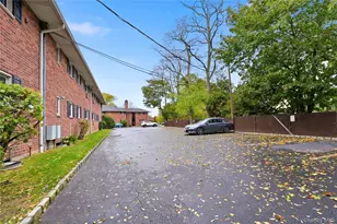 131 Edmunton Dr, North Babylon, NY 11703 - Photo 26