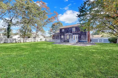 20 Gabon Lane, Coram, NY 11727 - Photo 28