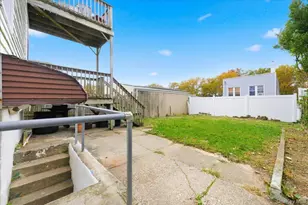 924 Hollywood Ave, Bronx, NY 10465 - Photo 22