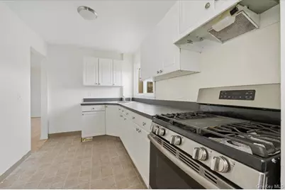 924 Hollywood Avenue, Bronx, NY 10465 - Photo 12