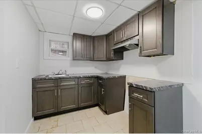 924 Hollywood Avenue, Bronx, NY 10465 - Photo 18