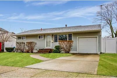 15 Janet Drive, Plainview, NY 11803 - Photo 2