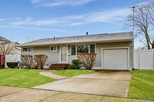 15 Janet Dr, Plainview, NY 11803 - Photo 2