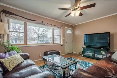 15 Janet Drive, Plainview, NY 11803 - Photo 10