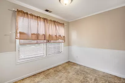 28 Stratford Circle, Farmingdale, NY 11735 - Photo 6
