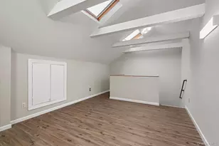 28 Stratford Circle, Farmingdale, NY 11735 - Photo 2