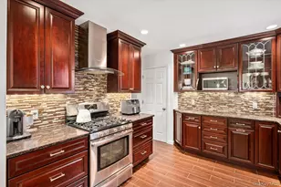 31 Louisa Ct, Northport, NY 11768 - Photo 6