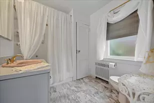 101 W Elder Ave, Floral Park, NY 11001 - Photo 24