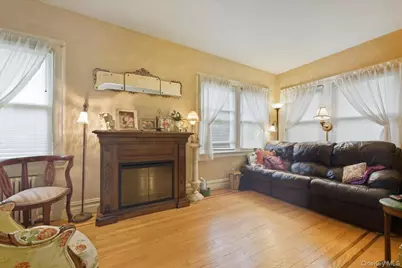 101 W Elder Avenue, Floral Park, NY 11001 - Photo 6