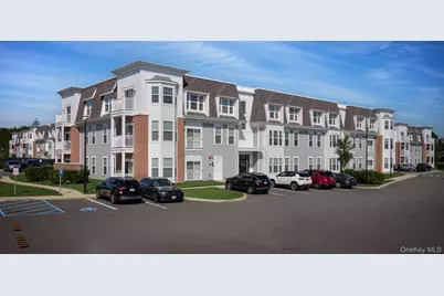 75 Circle Drive #89-212, Central Islip, NY 11722 - Photo 4
