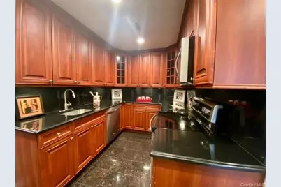 180 Adams Way #180, Sayville, NY 11782 - Photo 2