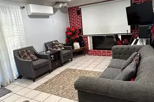 136 Acorn Ave, Central Islip, NY 11722 - Photo 4