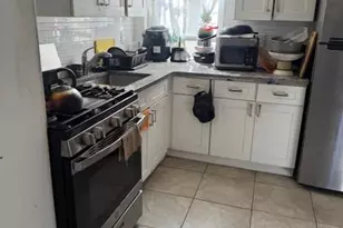 679 E 241st St, Bronx, NY 10470 - Photo 6