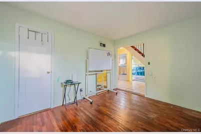 38 Somerset Road E, Amityville, NY 11701 - Photo 8