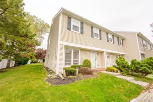 100 Baker Ct, Island Park, NY 11558 - Photo 4