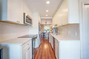 100 Baker Ct, Island Park, NY 11558 - Photo 12