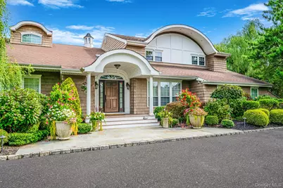 43 Cabriolet Lane, Melville, NY 11747 - Photo 4