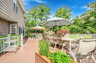 43 Cabriolet Ln, Melville, NY 11747 - Photo 36