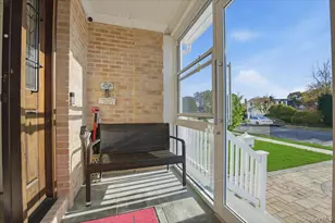 19 8th St, Hicksville, NY 11801 - Photo 4