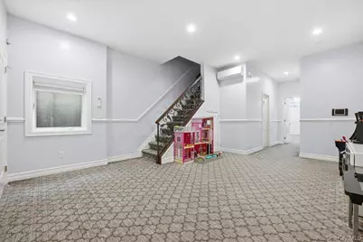 19 8th Street, Hicksville, NY 11801 - Photo 32