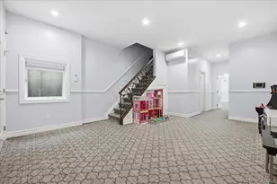 19 8th St, Hicksville, NY 11801 - Photo 32