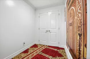 19 8th St, Hicksville, NY 11801 - Photo 22