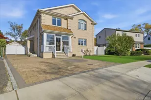 19 8th St, Hicksville, NY 11801 - Photo 2