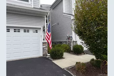 15 Lindentree Lane, Middletown, NY 10940 - Photo 2