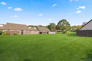 93 Gauguin Ct, Middle Island, NY 11953 - Photo 16