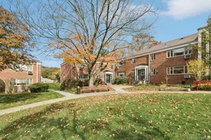 40 Lawrence Dr, White Plains, NY 10603 - Photo 2